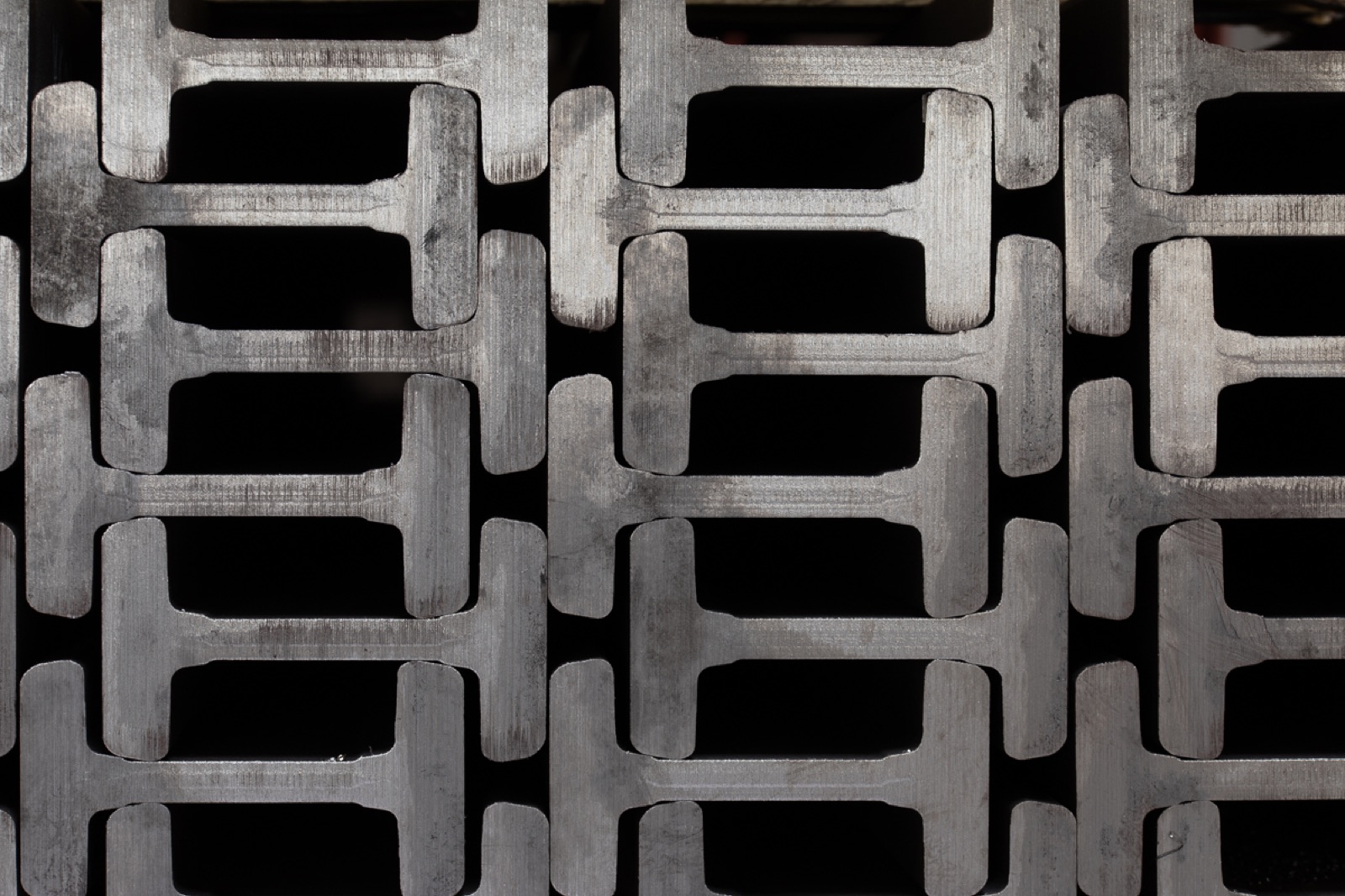 Forklift mast profiles
