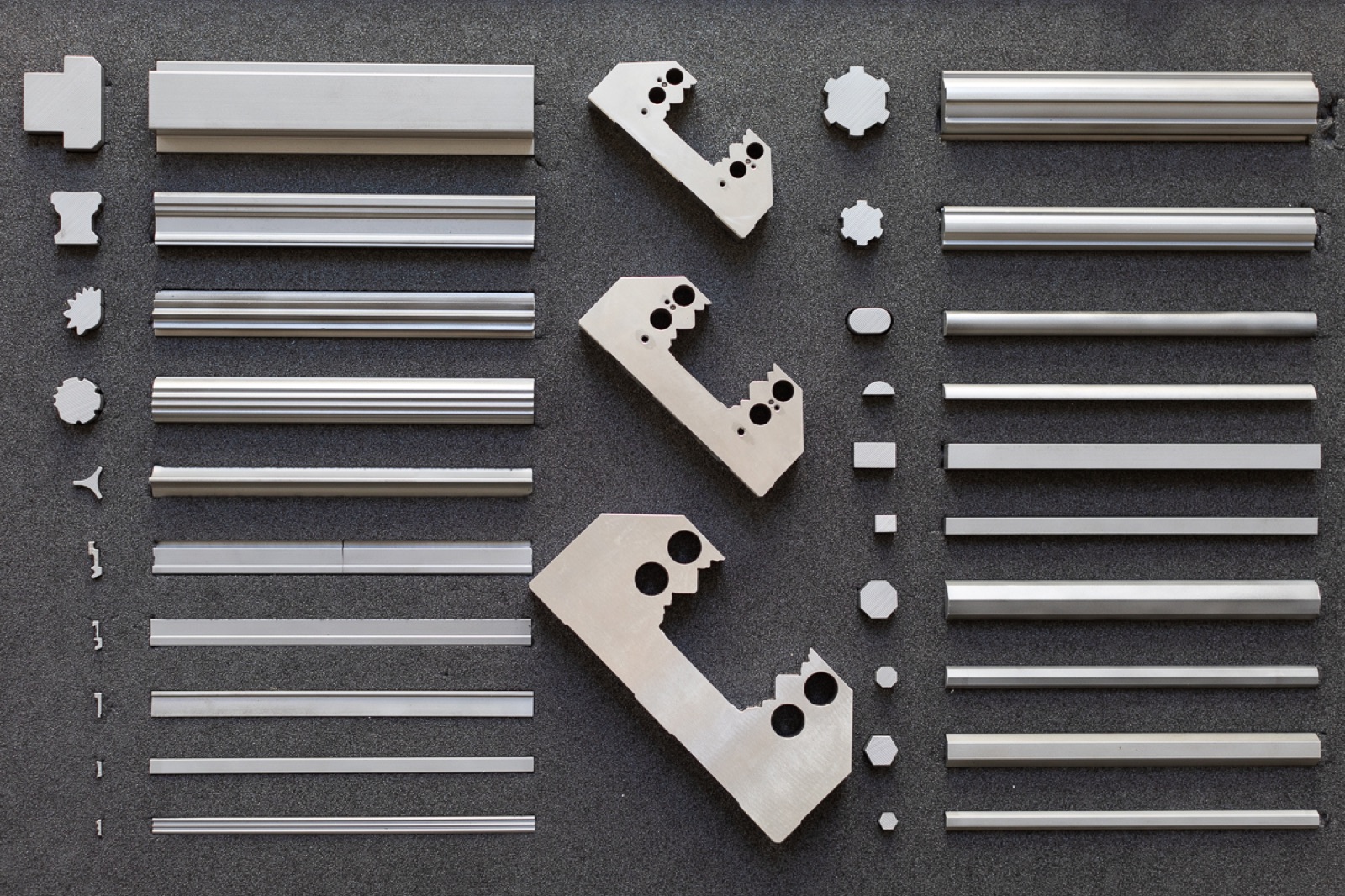Linear & telescopic rails